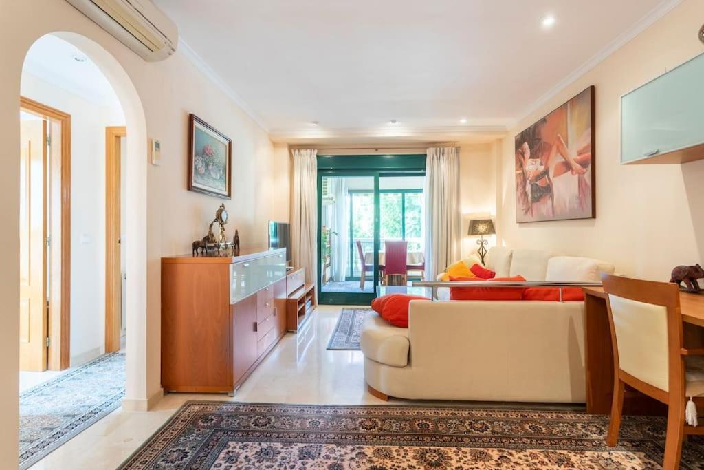 Piso Bonito Cerca De La Playa Con Piscina, Jardin, Gimnasio Y Garaje Apartment