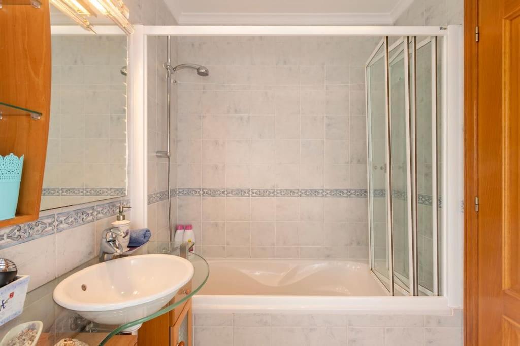 Piso Bonito Cerca De La Playa Con Piscina, Jardin, Gimnasio Y Garaje Javea